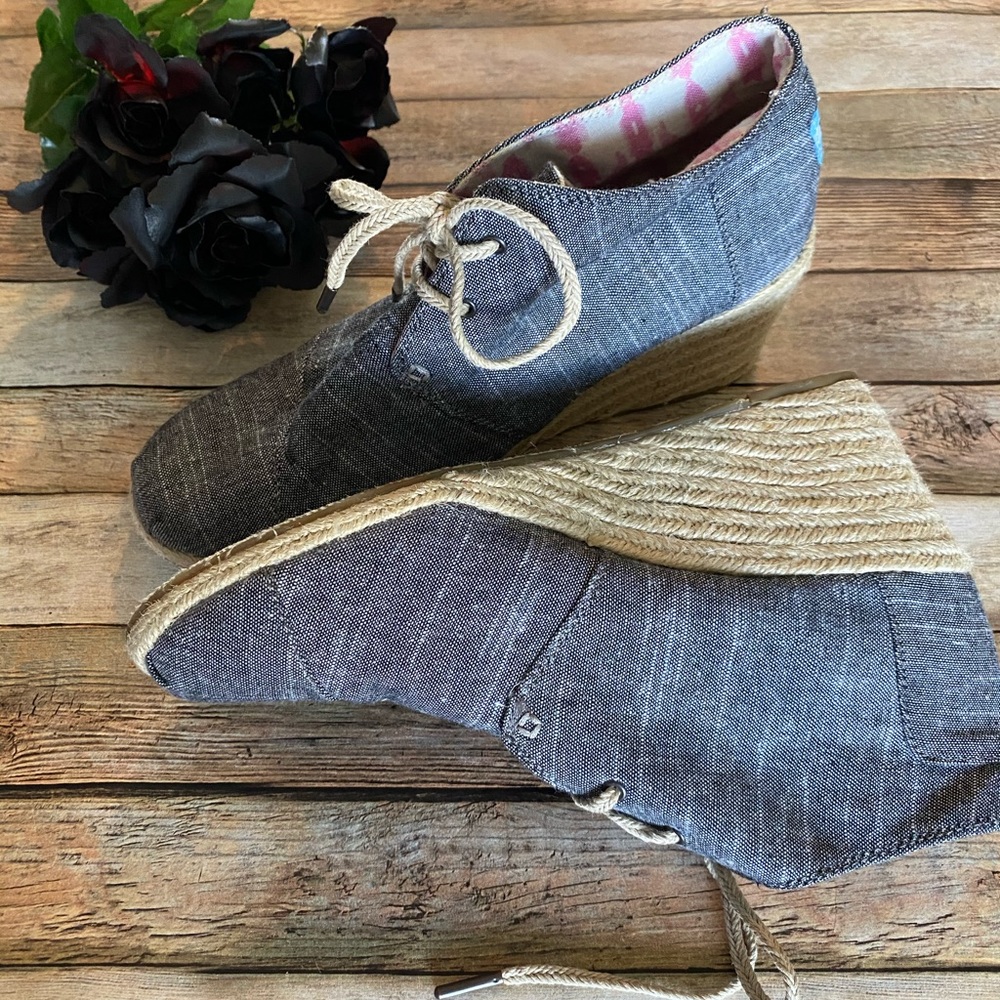 TOMS Gray Canvas Espadrilles Lace Up Wedges Sz 11